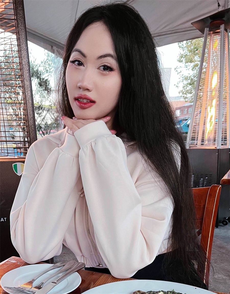 Jade, Twitch streamer and Genshin Impact coach